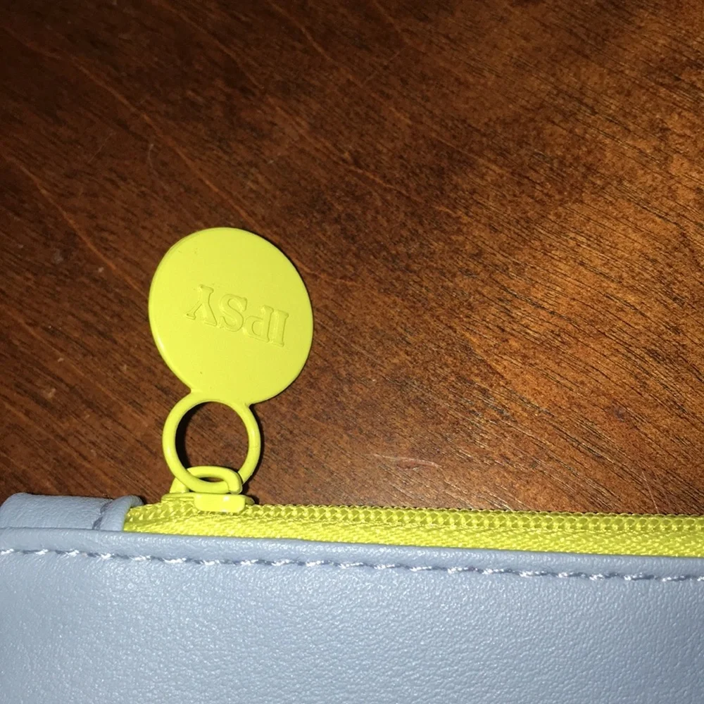 Ipsy Baby Blue POWER MOVES Make Up Cosmetic Travel Bag with Lime Green Zipper